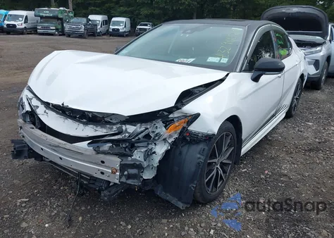 2022 Toyota Camry Se z USA, uszkodzony, nr VIN 4T1T11AK4NU641826